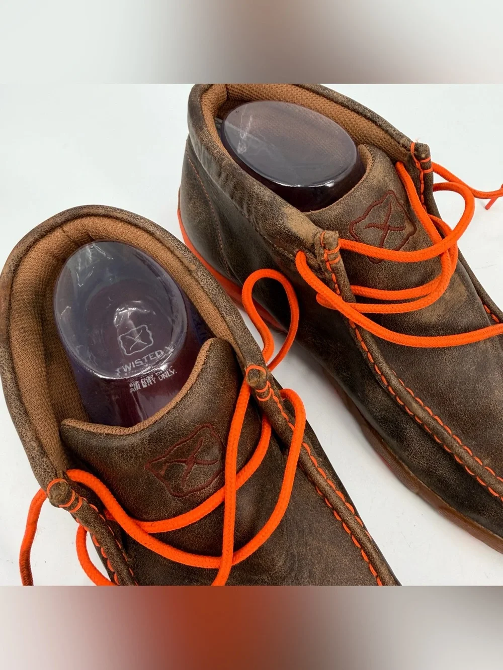 Twisted X Chukka Driving Moc Shoe Men's 9.5 M Brown Leather Orange Laces MDM0019